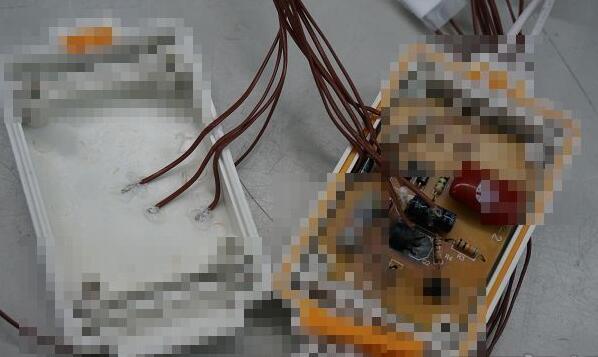 除了電路板及電容部分，也會(huì)在對(duì)應(yīng)的外殼相對(duì)位置黏貼感溫線，看看過(guò)程中是否會(huì)將熱傳遞到外殼。