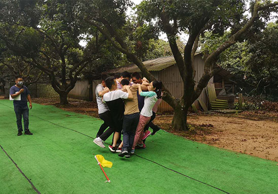 “挑戰(zhàn)自我，凝聚力量，熔煉一流團(tuán)隊(duì)” 廣東優(yōu)科檢測戶外拓展活動
