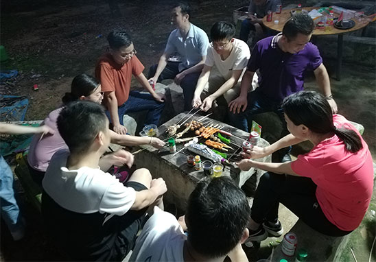 “挑戰(zhàn)自我，凝聚力量，熔煉一流團(tuán)隊(duì)” 廣東優(yōu)科檢測戶外拓展活動